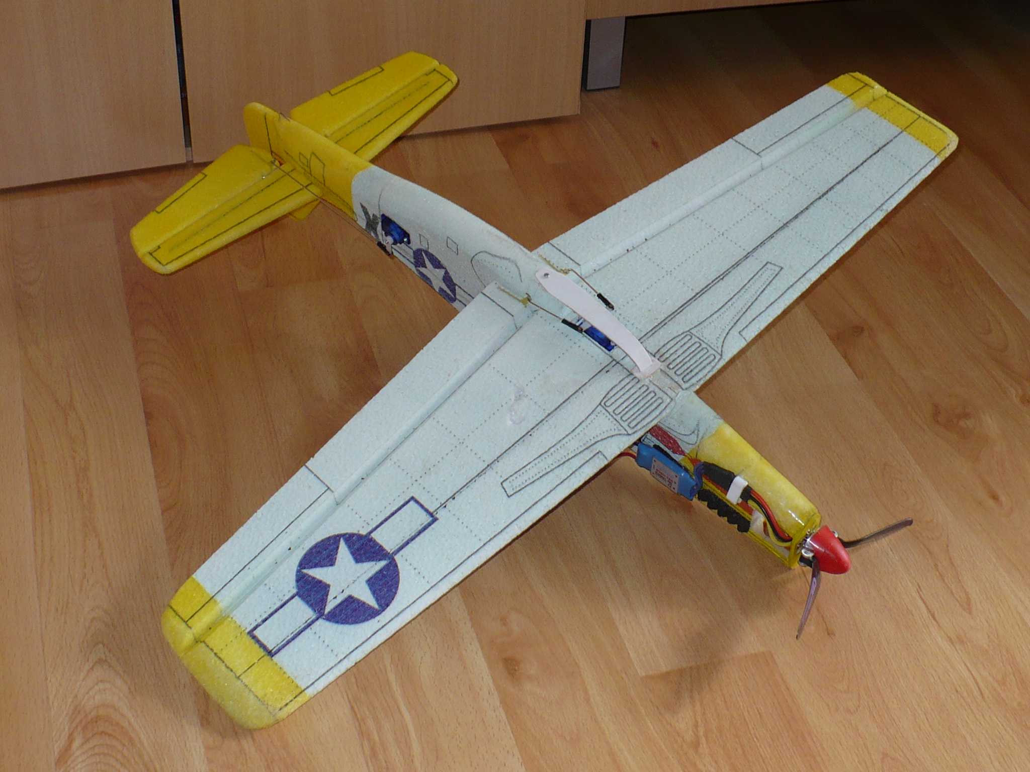 12_P-51 ze spodu.jpg