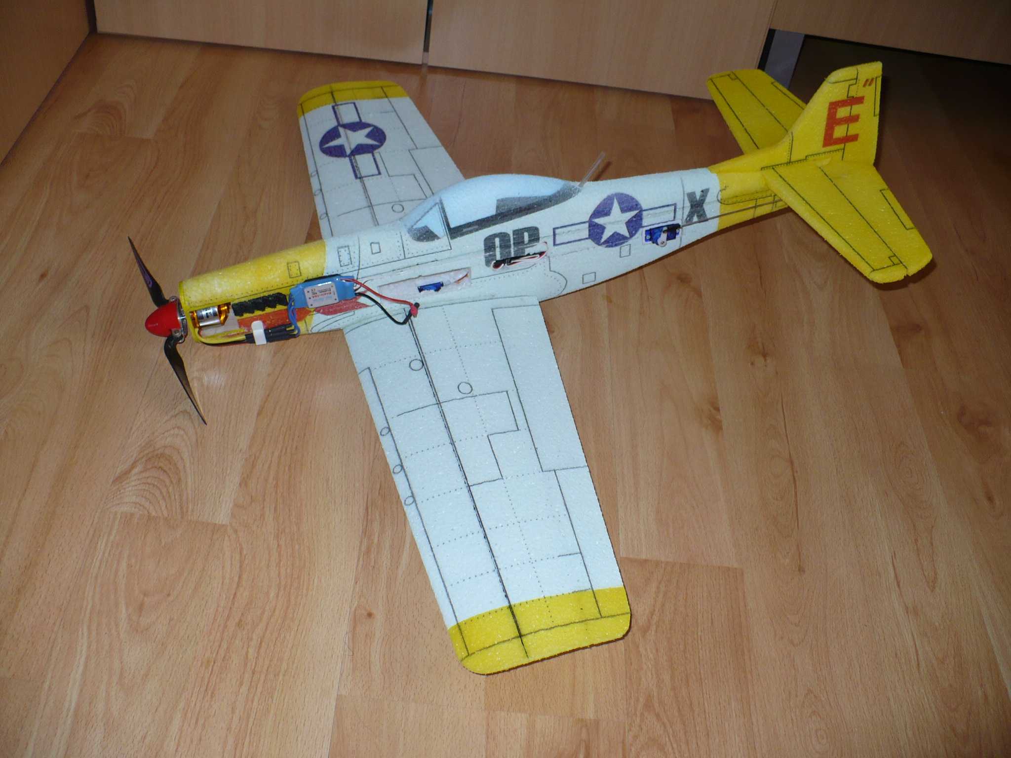 15_Honzova P51 zvrchu.jpg